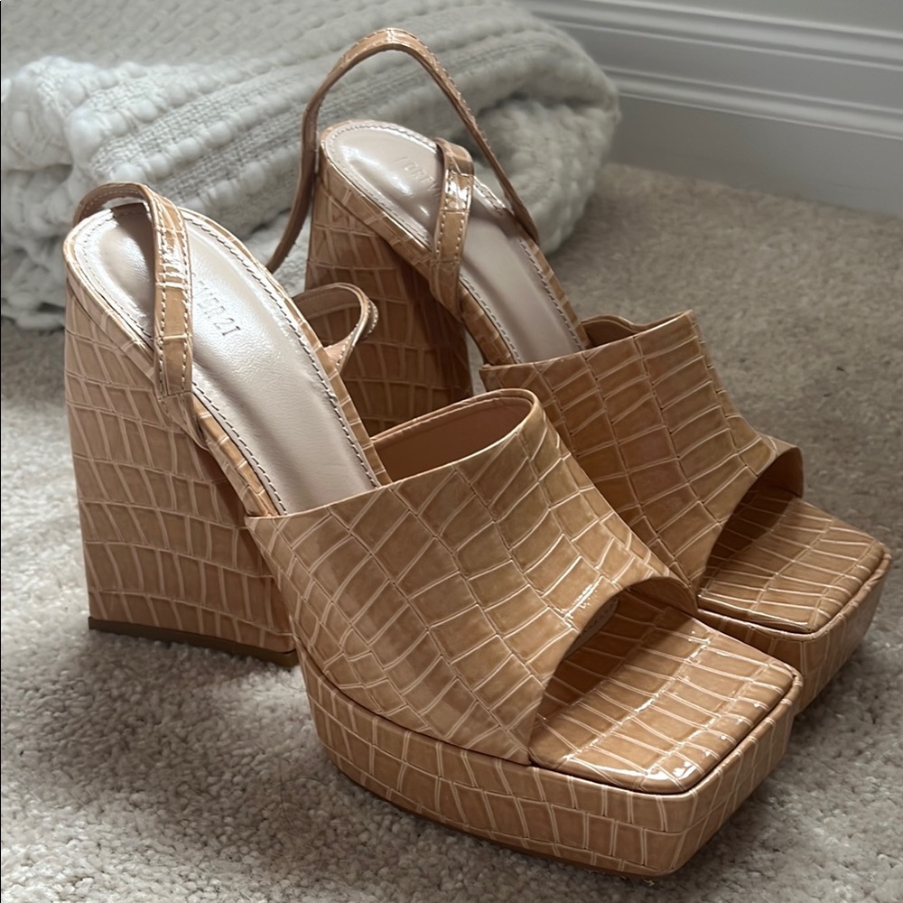 Women's Tan Platform Wedge Sandals